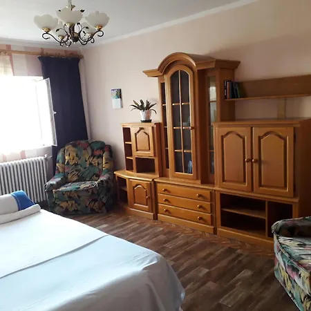Budget-friendly 2br Near The Sea - Smart Layout For Privacy *