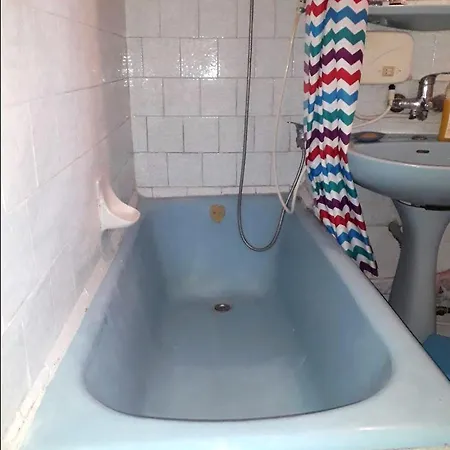 Budget-friendly 2br Near The Sea - Smart Layout For Privacy شقة *