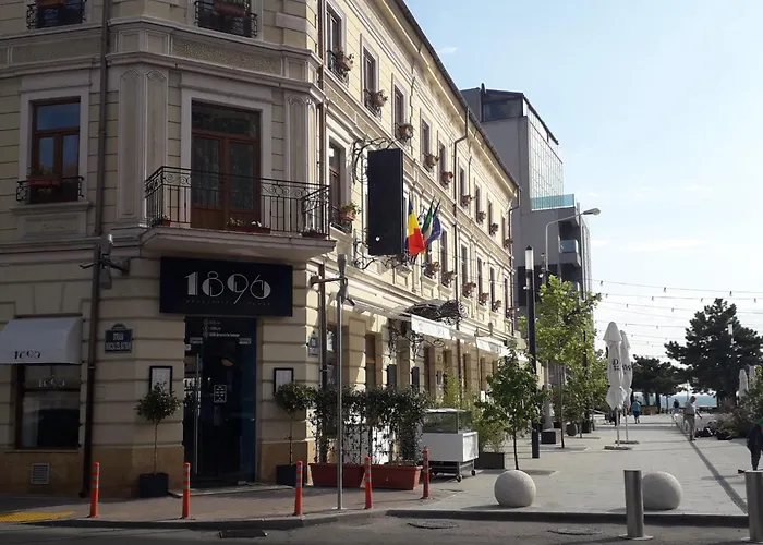 Budget-friendly 2br Near The Sea - Smart Layout For Privacy アパート