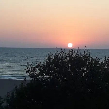 Budget-friendly 2br Near The Sea - Smart Layout For Privacy Constanţa